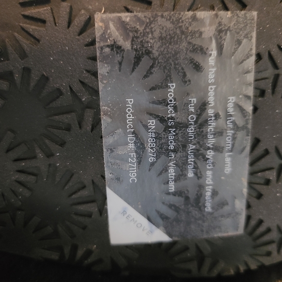 UGG Fuzzy Slides - size 7 NWOT - Picture 6 of 6